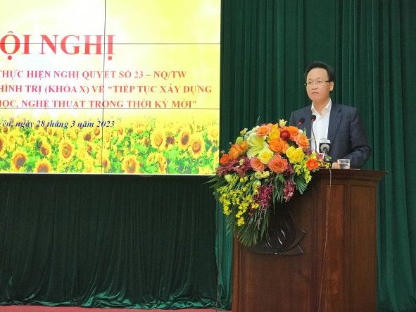 Bí thư Tỉnh ủy Hưng Yên Nguyễn Hữu Nghĩa phát biểu tại hội nghị tổng kết 15 năm thực hiện Nghị quyết số 23-NQ/TW của Bộ Chính trị khóa X.