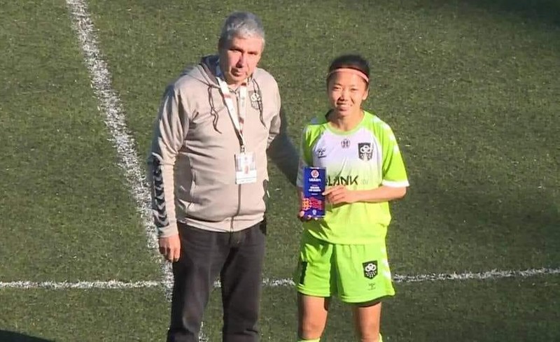 Huỳnh Như nhận danh hiệu Cầu thủ xuất sắc nhất trận đấu tối 5/11 (theo giờ Việt Nam). 
