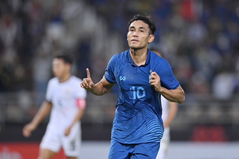 Teerasil Dangda lên tiếng đúng thời điểm để đưa Thái Lan vào bán kết AFF Cup 2022. (Ảnh: FAT)