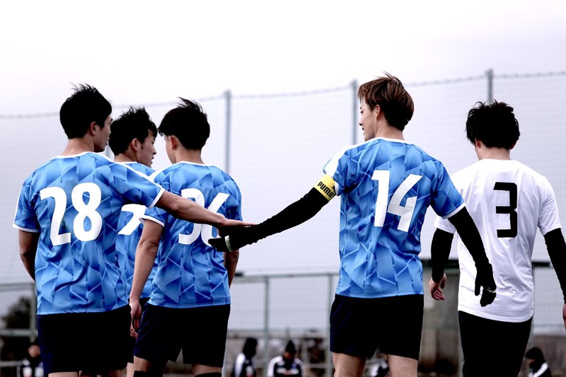 Công Phượng (số 28) chia vui cùng đồng đội trong trận giao hữu với Iwate Grulla Morioka. (Ảnh: Yokohama FC)