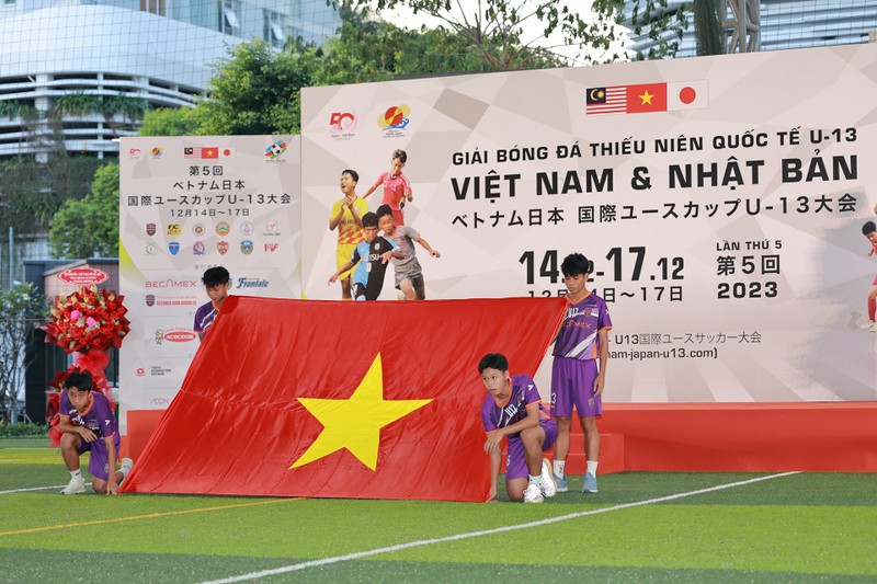 12 đội tranh tài tại Giải bóng đá thiếu niên quốc tế U13 Việt Nam và Nhật Bản lần thứ V