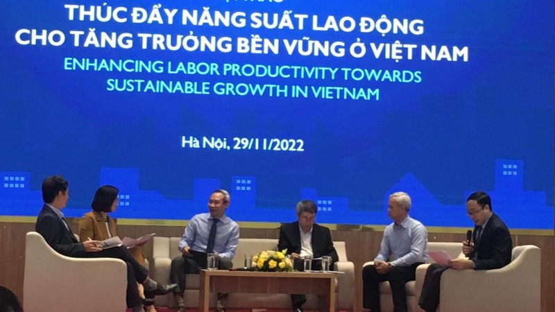 Quang cảnh hội thảo Thúc đẩy năng suất lao động cho tăng trưởng bền vững ở Việt Nam. (Ảnh: PHƯƠNG ANH)