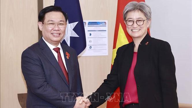 Chủ tịch Quốc hội Vương Đình Huệ tiếp Thượng nghị sĩ Penny Wong, Bộ trưởng Ngoại giao Australia. (Ảnh: Doãn Tấn/TTXVN) 