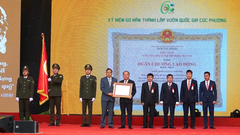 Vườn quốc gia Cúc Phương vinh dự đón nhận Huân chương Lao động hạng Nhất.