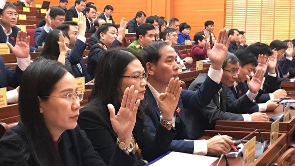Hội đồng nhân dân tỉnh Hưng Yên biểu quyết thông qua Nghị quyết tình hình thực hiện kế hoạch phát triển kinh tế, xã hội năm 2022 và mục tiêu nhiệm vụ năm 2023.