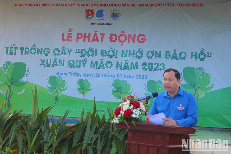 Bí thư Tỉnh đoàn Đồng Tháp Huỳnh Minh Thức phát biểu tại lễ phát động chương trình Tết trồng cây.