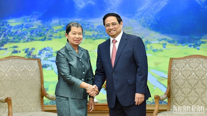 Thủ tướng Phạm Minh Chính tiếp Phó Thủ tướng, Bộ trưởng Quan hệ với Quốc hội-Thượng viện và Thanh tra Campuchia Men Sam An. (Ảnh: Trần Hải)