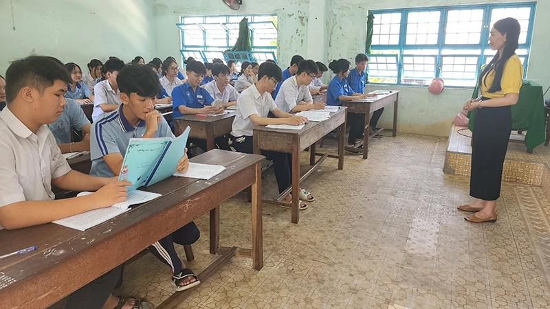 Giờ ôn thi tại Trường THPT Phan Chu Trinh (thành phố Phan Thiết, tỉnh Bình Thuận).