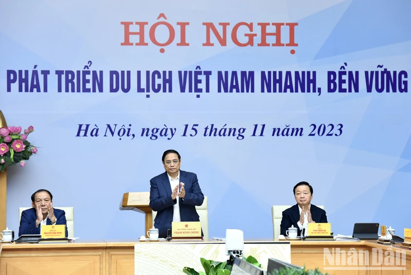 Thủ Tướng Phạm Minh Chính dự và chỉ đạo hội nghị.