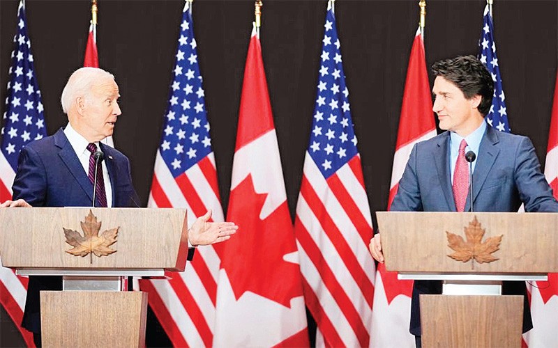 Hai nhà lãnh đạo Mỹ và Canada tại cuộc họp báo chung ở Ottawa, Canada. 