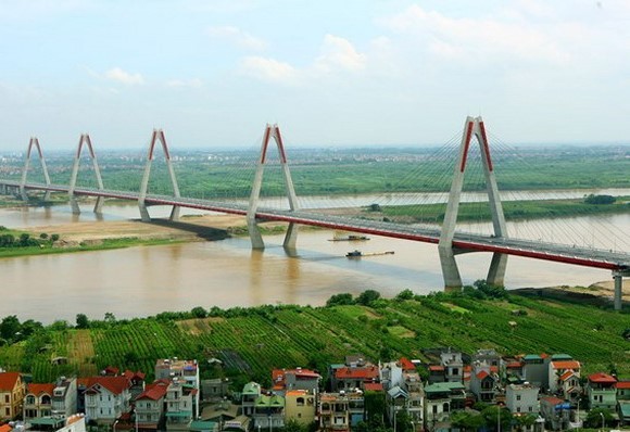 Cầu Nhật Tân (Hà Nội).