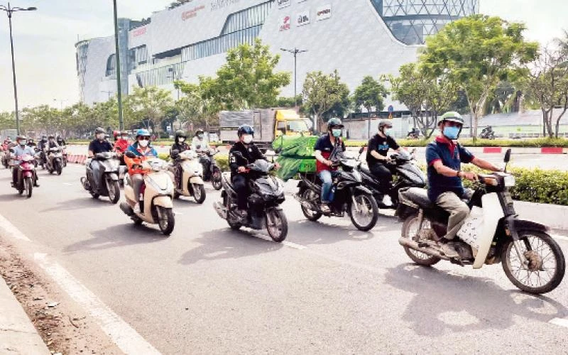Mật độ phương tiện giao thông dày đặc gây phát thải khí nhà kính cao tại Thành phố Hồ Chí Minh.