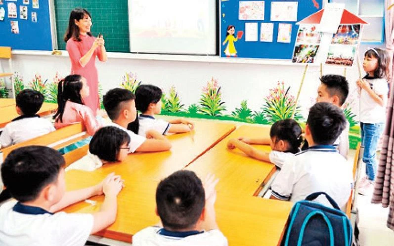 Giờ học của học sinh lớp 3 tại Trường tiểu học Trần Phú, thị xã Sơn Tây. (Ảnh NGUYỄN LƯỢNG)