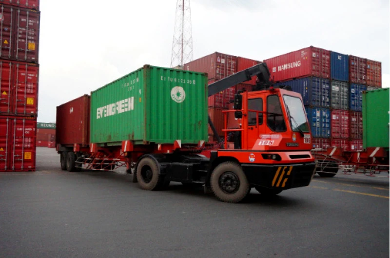 Vận chuyển hàng hóa xuất, nhập khẩu tại Cảng Cát Lái (thành phố Thủ Đức, Thành phố Hồ Chí Minh).