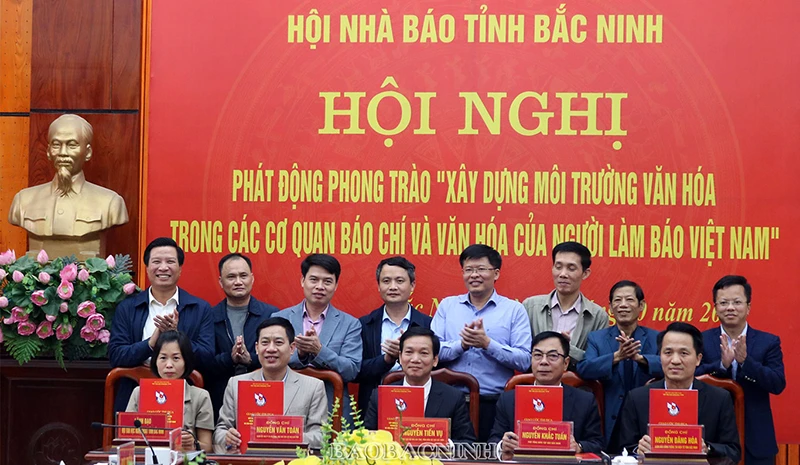 Hội Nhà báo tỉnh Bắc Ninh phát động phong trào "Xây dựng môi trường văn hóa trong các cơ quan báo chí và văn hóa của người làm báo Việt Nam". (Ảnh BÁO BẮC NINH)