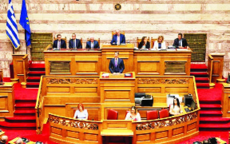 Thủ tướng Hy Lạp Kyriakos Mitsotakis phát biểu trong phiên họp Quốc hội ở Athens.