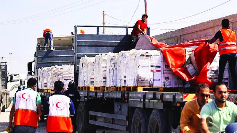 Vận chuyển hàng viện trợ nhân đạo vào Dải Gaza. (Ảnh UN NEWS)