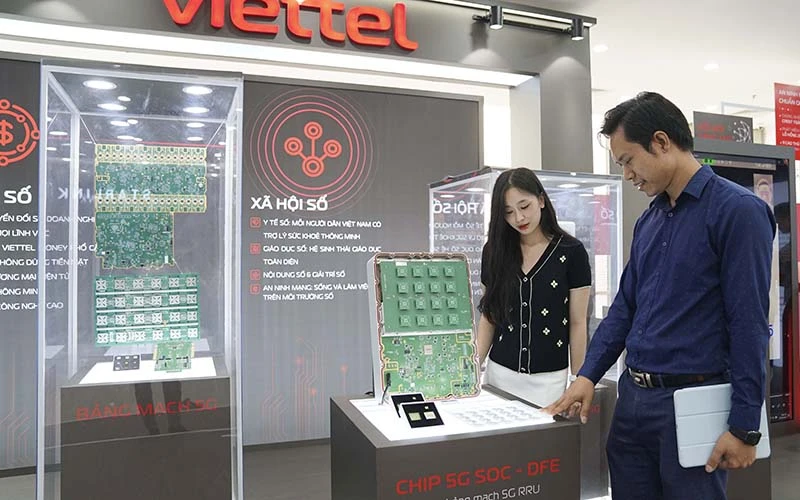 Giới thiệu dòng chip 5G DFE đầu tiên của Việt Nam thuộc hệ sinh thái sản phẩm 5G do kỹ sư Viettel làm chủ hoàn toàn thiết kế.