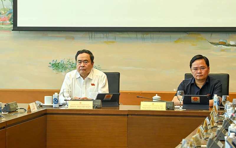 Chủ tịch Quốc hội Trần Thanh Mẫn tại phiên thảo luận ở tổ về hai dự án luật. (Ảnh DUY LINH)