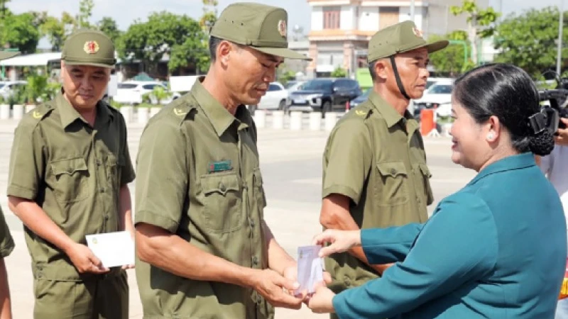 Lãnh đạo tỉnh Bình Phước động viên lực lượng tham gia bảo vệ an ninh trật tự ở cơ sở.