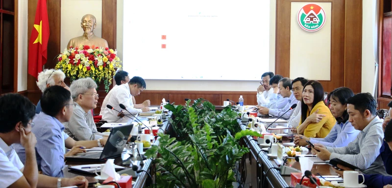 Quang cảnh buổi làm việc chuẩn bị cho việc tái thẩm định danh hiệu công viên địa chất toàn cầu UNESCO Đắk Nông. 