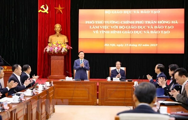Phó Thủ tướng Trần Hồng Hà làm việc với Bộ Giáo dục và Đào tạo. (Ảnh: TTXVN)