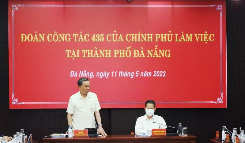 Đồng chí Tô Lâm, Ủy viên Bộ Chính trị, Bộ trưởng Công an, Trưởng Đoàn công tác của Chính phủ phát biểu tại buổi làm việc.