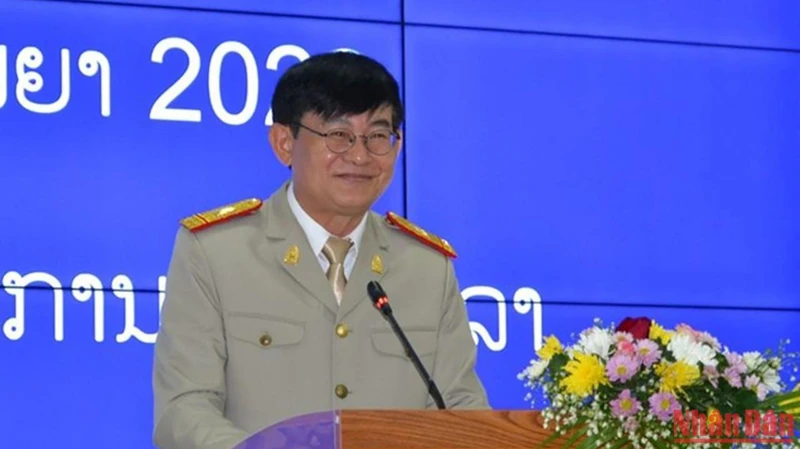 Bộ trưởng Giáo dục Lào Phouth Simmalavong phát biểu trực tuyến khai giảng năm học mới 2022-2023.