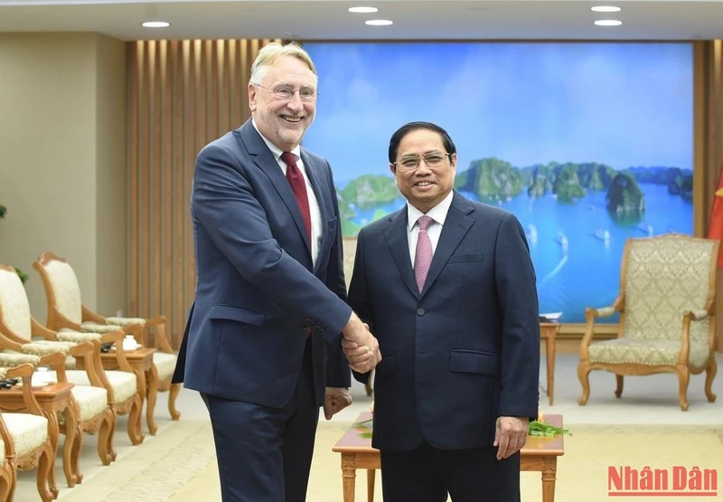 Thủ tướng Phạm Minh Chính tiếp ông Bernd Lange, Chủ tịch Ủy ban Thương mại quốc tế của Nghị viện châu Âu. (Ảnh: TRẦN HẢI)