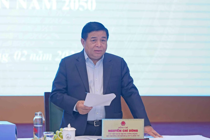 Bộ trưởng Kế hoạch và Đầu tư Nguyễn Chí Dũng, Chủ tịch Hội đồng thẩm định nhiệm vụ lập quy hoạch tỉnh phát biểu tại hội nghị.
