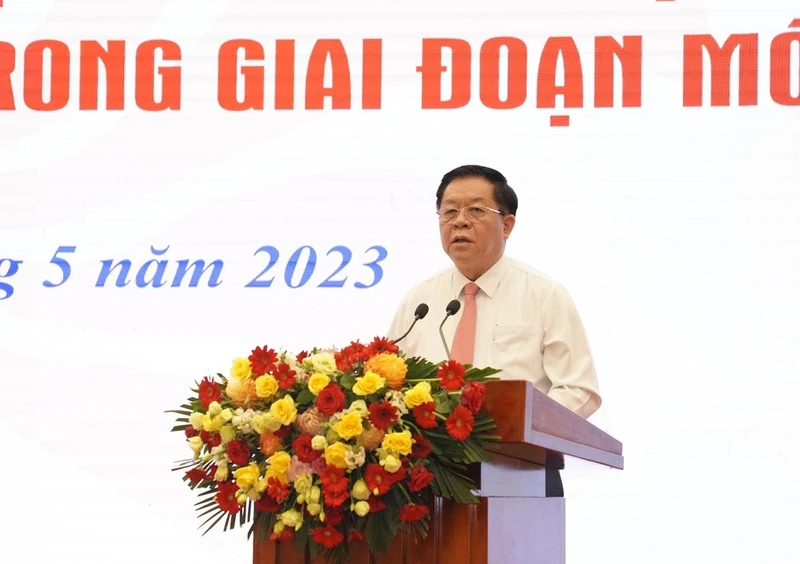 Đồng chí Nguyễn Trọng Nghĩa, Bí thư Trung ương Đảng, Trưởng Ban Tuyên giáo Trung ương phát biểu bế mạc Hội thảo.