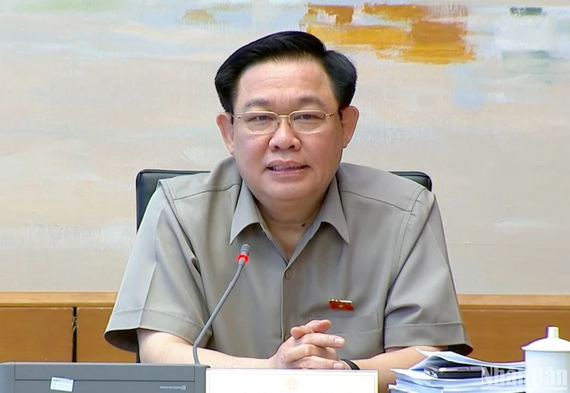 Chủ tịch Quốc hội Vương Đình Huệ phát biểu trong phiên thảo luận tại tổ sáng 24/10. (Ảnh: DUY LINH)