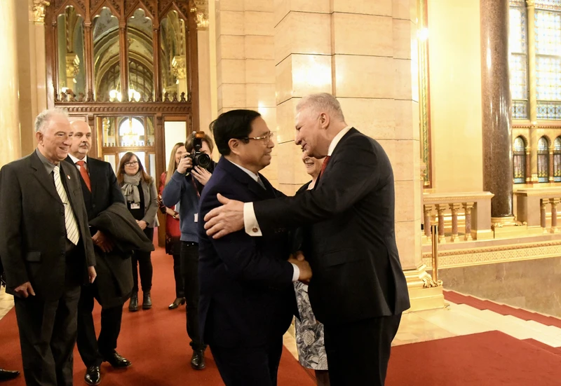 Thủ tướng Chính phủ Phạm Minh Chính gặp Phó Chủ tịch Quốc hội Hungary Jakab István.