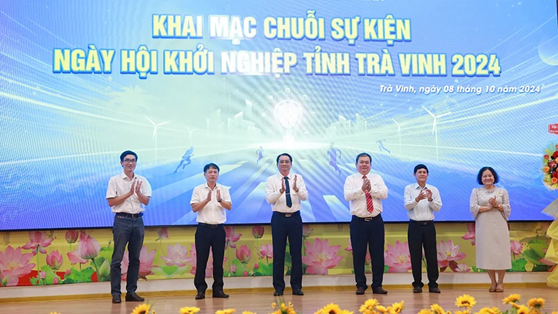 Nghi thức khai mạc chuỗi sự kiện Ngày hội khởi nghiệp tỉnh Trà Vinh.