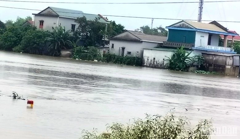 Vùng thấp trũng tại xã Phong Hiền, huyện Phong Điền (Thừa Thiên Huế) bị ngập lụt nặng. (Ảnh: CTV)