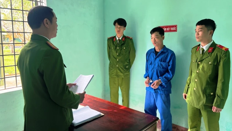 Cơ quan chức năng khởi tố, bắt tạm giam Nguyễn Tấn Sang, người đã dùng dao đâm chết Phó Trưởng Công an phường Thủy Vân.