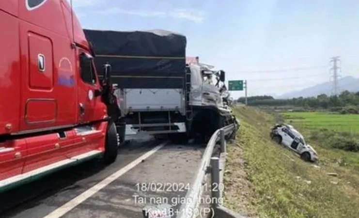 Vụ va chạm trên cao tốc đã khiến 3 người tử vong.