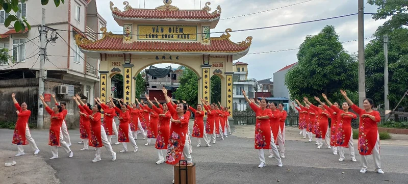 Thành phố Hà Nội nỗ lực nâng cao đời sống tinh thần của người dân trên địa bàn.