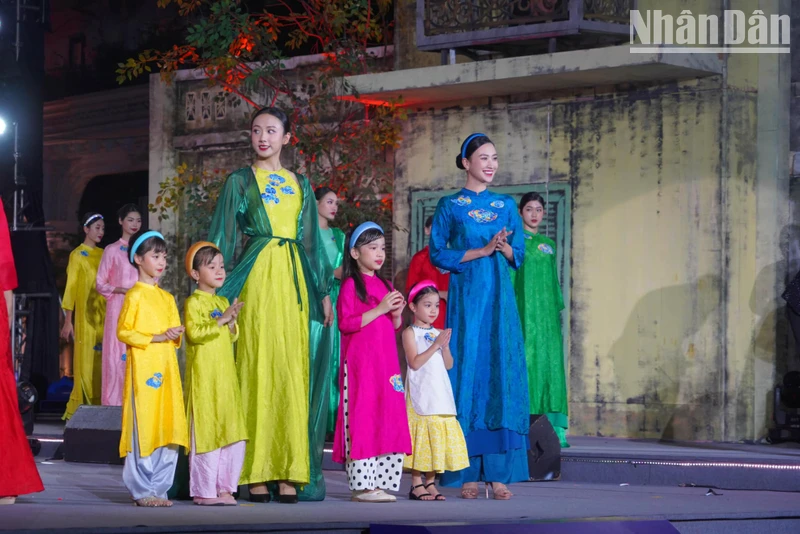 Hà Nội sẽ tôn vinh nét đẹp áo dài đúng dịp kỷ niệm 70 năm Ngày Giải phóng Thủ đô.