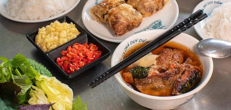 Bún chả Hà Nội - một món ăn dân dã nhưng lại làm mê hoặc nhiều khách du lịch.