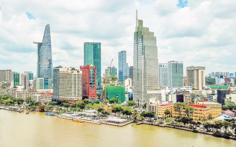 Một góc Thành phố Hồ Chí Minh. (Ảnh HOÀNG TRIỀU) 