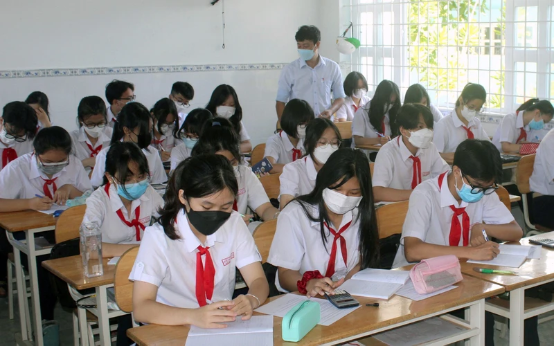 Giờ học tại Trường THCS Duy Tân, thành phố Vũng Tàu, tỉnh Bà Rịa-Vũng Tàu. (Ảnh KHÁNH CHI) 