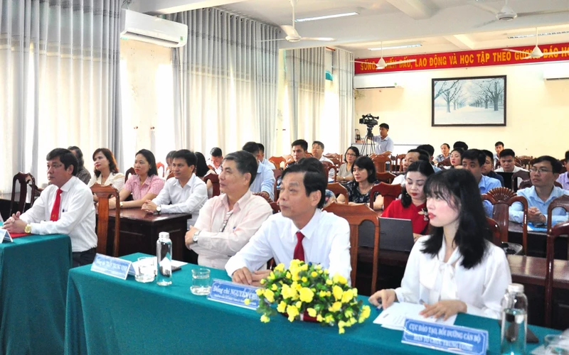 Khai giảng khóa bồi dưỡng tiếng Lào cho cán bộ công tác tại các cơ quan, đơn vị và địa phương tỉnh Quảng Nam. 