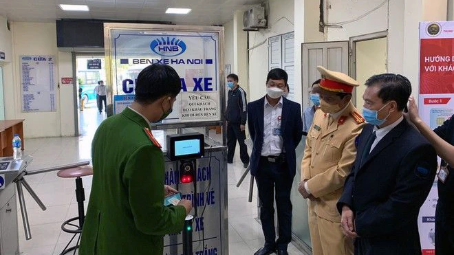 Lắp đặt hệ thống camera quét mã QR tại các bến xe lớn ở Thủ đô Hà Nội. 