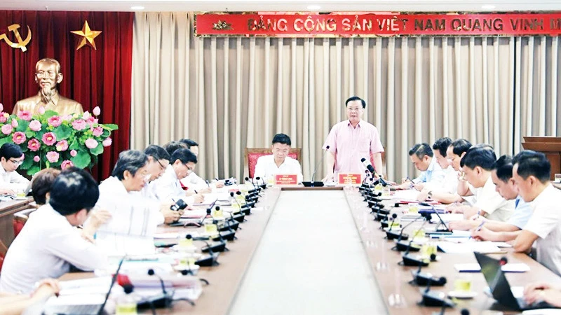 Ban Chỉ đạo xây dựng dự thảo Luật Thủ đô (sửa đổi) Thành ủy Hà Nội làm việc với Ban soạn thảo và Tổ biên tập xây dựng dự án Luật Thủ đô (sửa đổi). 