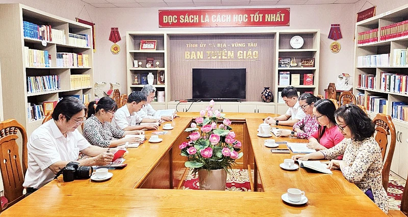 Một buổi sinh hoạt chuyên đề tại Ban Tuyên giáo Tỉnh ủy Bà Rịa-Vũng Tàu về tuyên truyền xây dựng tổ chức đảng trong doanh nghiệp tư nhân. 