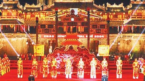 Biểu diễn Nhã nhạc cung đình Huế tại Festival Huế 2024. 