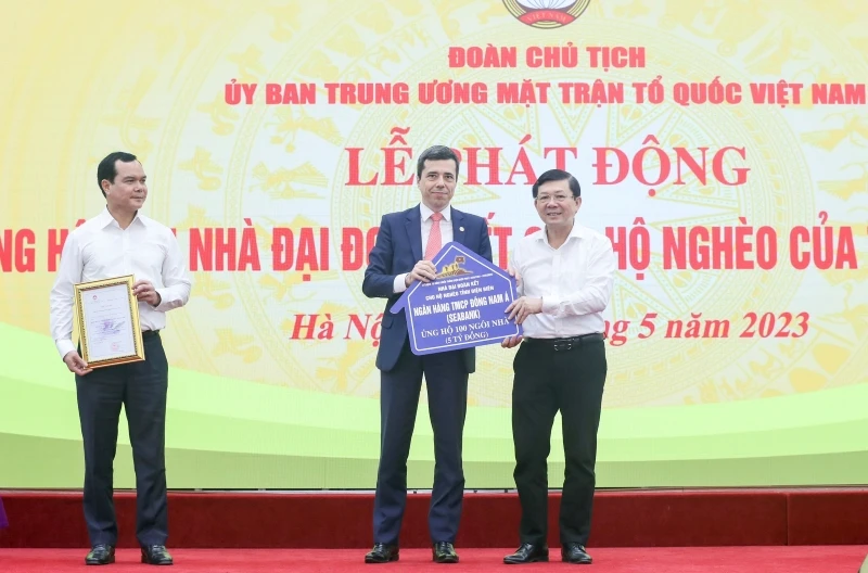 Ngân hàng SeABank ủng hộ 5 tỷ đồng xây dựng, sửa chữa 100 nhà đại đoàn kết tại tỉnh Điện Biên.