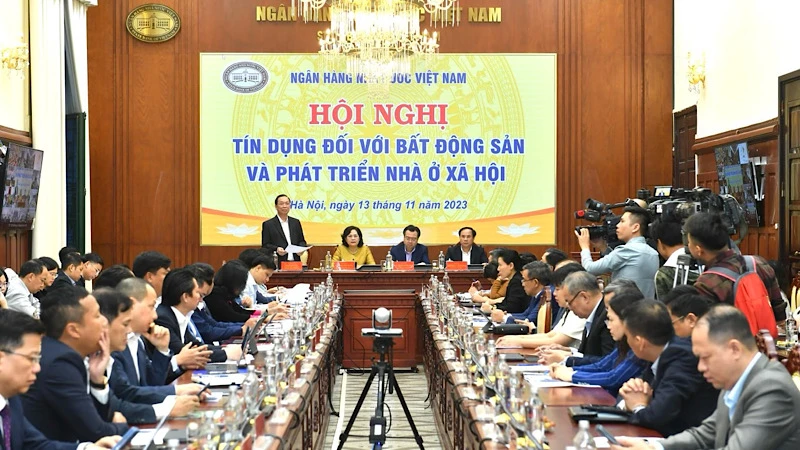 Toàn cảnh hội nghị.