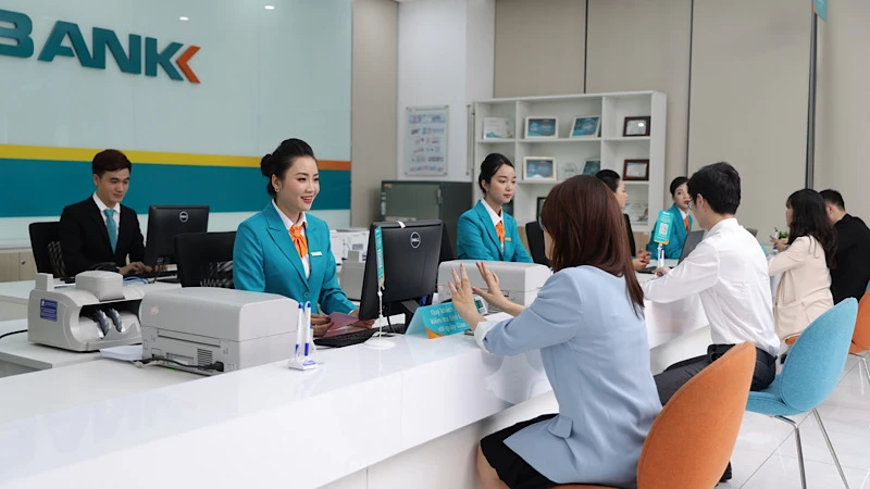 ABBANK giảm đến 0,7% lãi suất cho khách hàng vay sản xuất kinh doanh ngắn hạn và giảm đến 1,5% lãi suất cho khách hàng vay sản xuất kinh doanh trung/dài hạn.